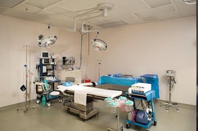 Richards Cosmetic Surgery logo